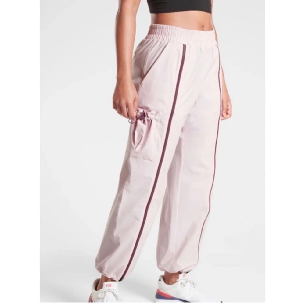 Athleta Stay Fly Cargo Pants Pink size Small - Picture 1 of 14